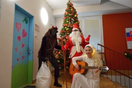 AKO SA ROZ�IARILI O�K� V�ETK�CH DET�