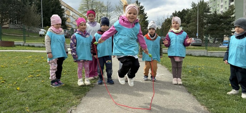 Sk��em gumu, g��am hlinku, preskakujem �vihadlo