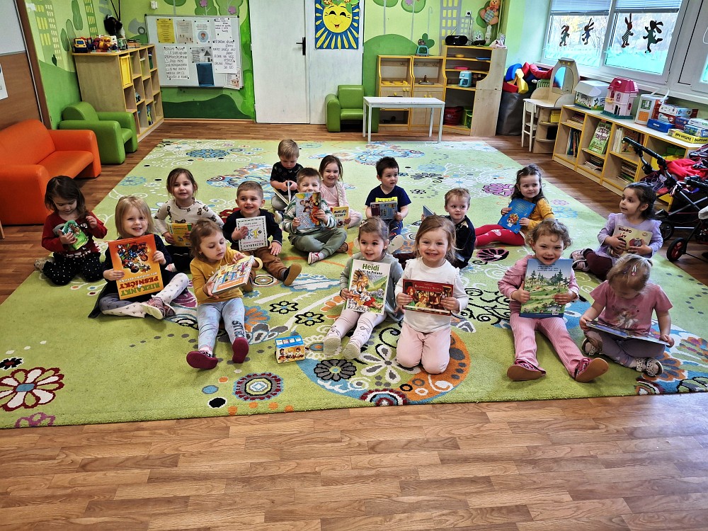 PR�BEHY, KTOR� POKRA�UJ� � ZBIERKA KN�H V NA�EJ MATERSKEJ �KOLE